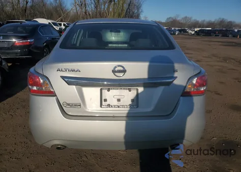 2015 Nissan Altima 2.5 z USA, uszkodzony, nr VIN 1N4AL3AP6FN304816